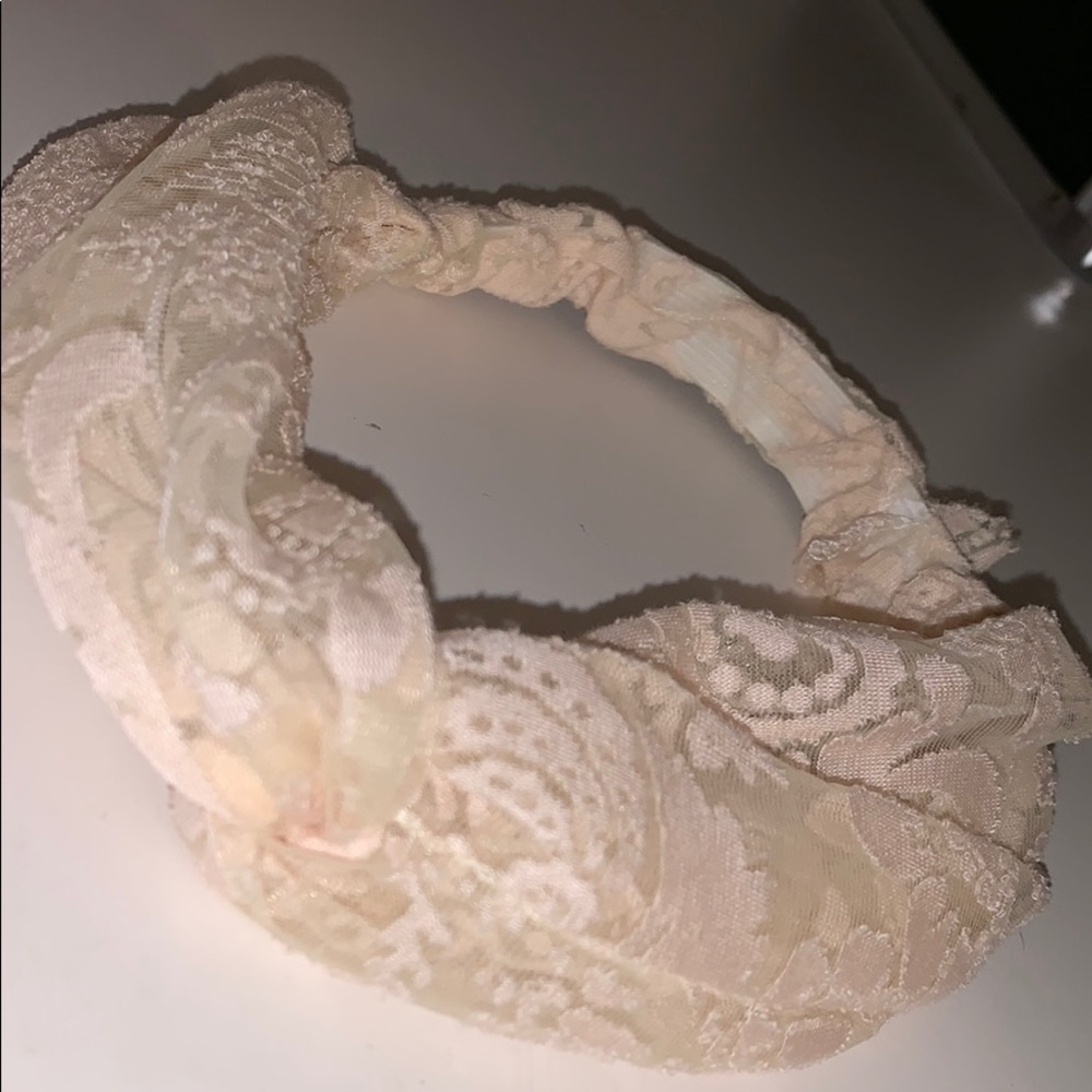 Lace headband